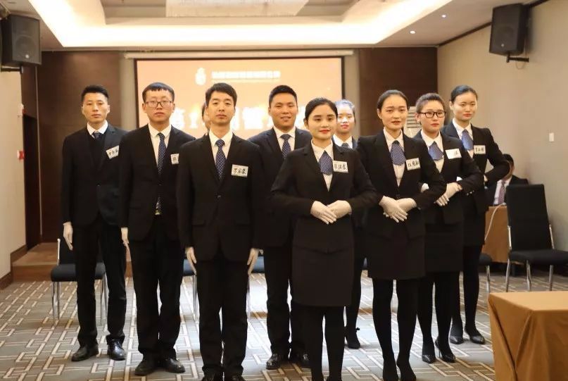 河南弘峰酒店管理集團(tuán)第十四期管培生培訓(xùn)班圓滿收官，為酒店業(yè)注入新動能